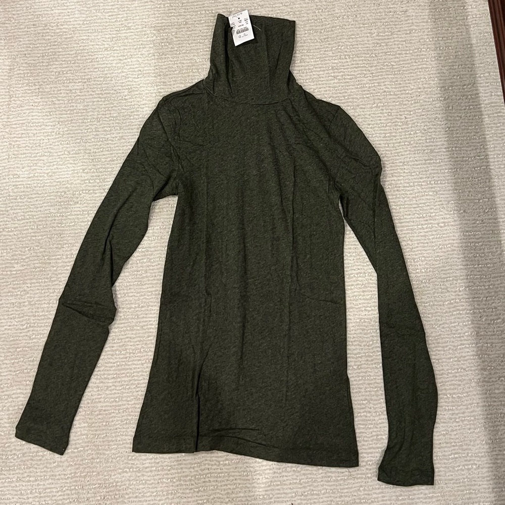 NWT J. Crew Tissue Turtleneck Size XS in Heather Olive